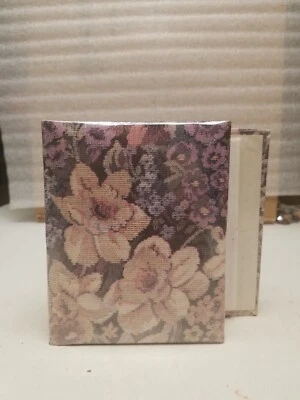 3 1/2" x 5" Floral Pattern Photo Album holds 120 Photos - Image 1 of 4