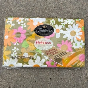 Vintage 70s Fieldcrest Lazy Daisy Full Fitted Bedsheet 54x75 MOD New In Package - Picture 1 of 6
