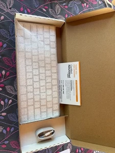 Nowa - Apple Wireless Magic Keyboard Model # A1644 - Bluetooth - Zdjęcie 1 z 5