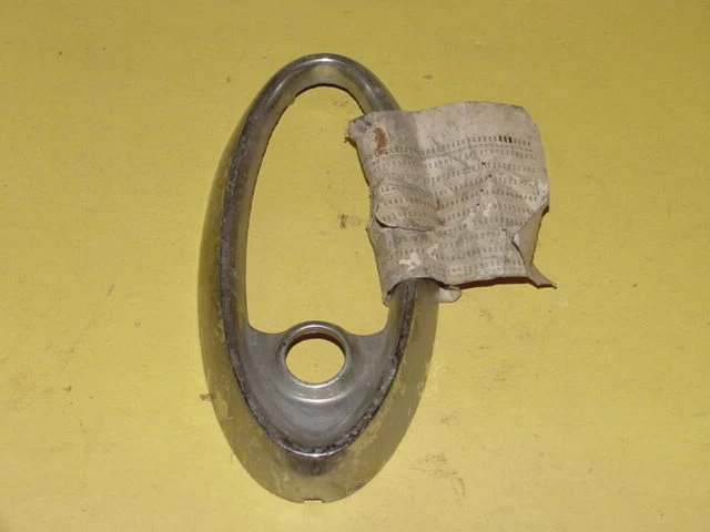 Dodge Coronet Meadowbrook 1953 nuevo en stock MoPar #1479156 lámpara trasera bisel puerta Chryco  Foto 1 de 1