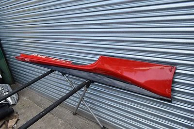 FALDA ORIGINAL FERRARI 458 ITALIA LADO IZQUIERDO UMBRAL ROJO INFERIOR P/N 83243310 Foto 1 de 4