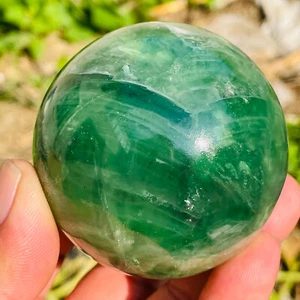 473g Sfera di cristallo di quarzo cristallo di fluorite verde naturale guarigione - Foto 1 di 11