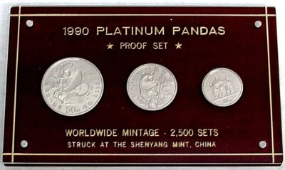 CONJUNTO 1990 PLATINA PORCELANA PROVA PANDA 3 MOEDAS 50Y 25Y 10Y - Imagem 1 de 2
