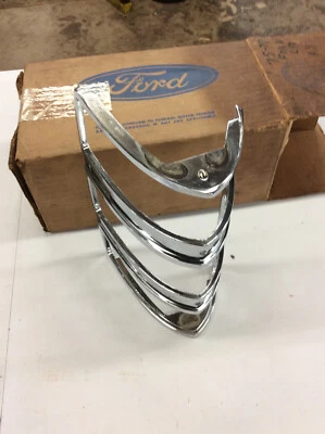 NOS 75 76 77 78 Ford LTD RH Parking Lamp OEM D5AZ-13210-A D5AZ13210A - Image 1 of 4