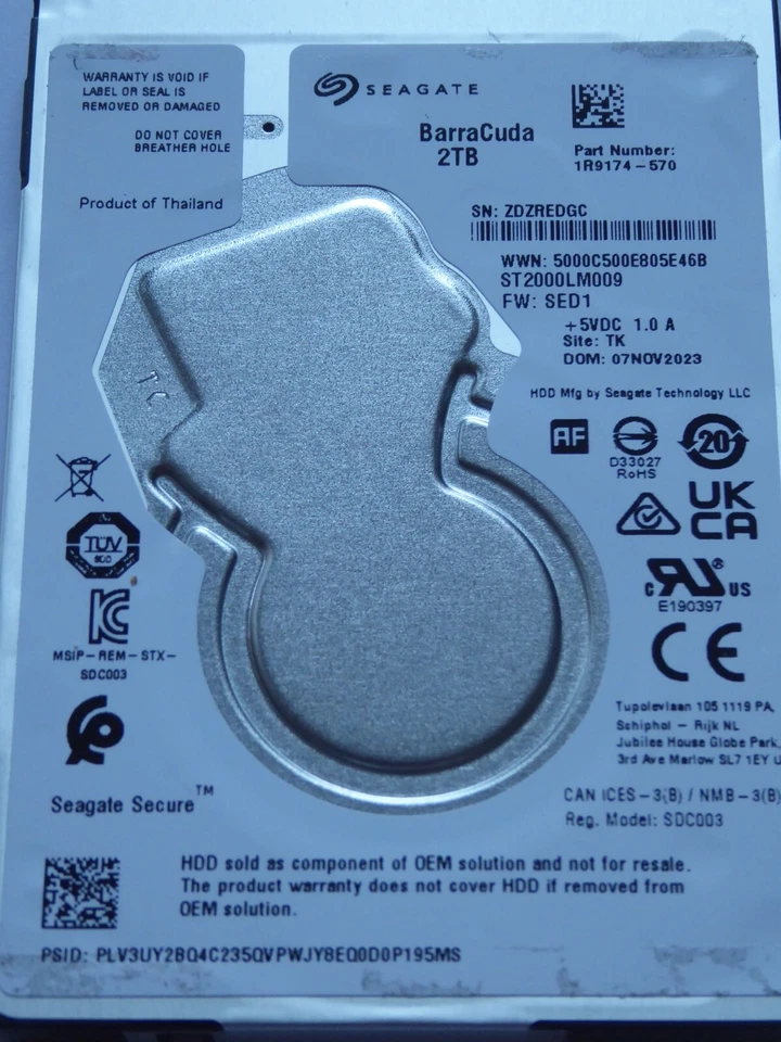 ST2000LM009 SN: ZDZ PN: 1R9174-570 FW: SED1 TK 07 NOV 2023 Seagate 2TB - Bild 1 von 1