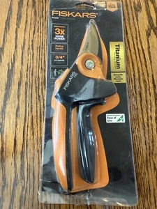 Podadora Fiskars Ultra Hoja 3/4" Capacidad de corte con puntos táctiles de agarre suave (9279) - Imagen 1 de 3
