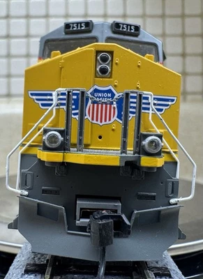 Walthers Mainline ( AC 4400 ? ) Union Pacific 7515.  HO Scale. - Image 1 of 4