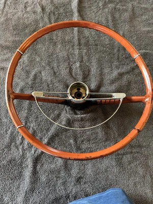 Chevy Corvair 1961 1962 1963 anillo de bocina OEM volante 16,5” rojo GM vintage Foto 1 de 4