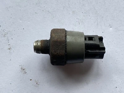 Toyota Lexus Scion Oil Pressure Sensor Switch Unit OEM 83530-28020 - Image 1 of 3