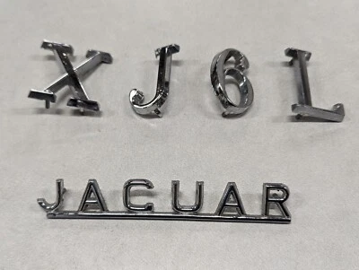 Jaguar XJ6 L 1974-1979 Serie 2 Tapa maletero trasero metal cromo letras emblema OEM Foto 1 de 4