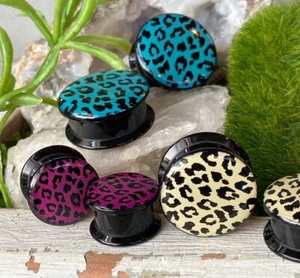 PAIR Leopard Print Acrylic Screw Fit Tunnels Plugs Earlets Gauges Body Jewelry - Picture 1 of 8