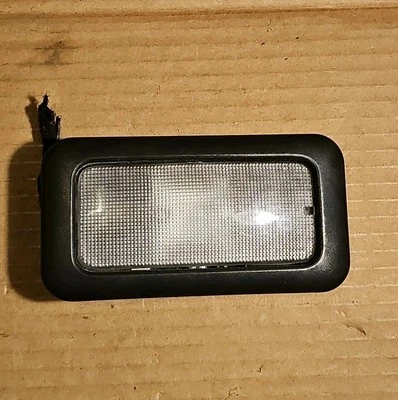 Luz interior Alfa Romeo Giulietta 2015 735244962 en buen estado  - Imagen 1 de 4