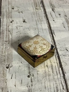 Vintage brass goldtone & brown pill box 1.25" square, unbranded - Picture 1 of 10