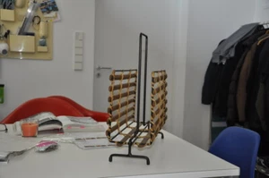 60er Jahre Design Zeitungsständer Magazin Rack Basket - Picture 1 of 12