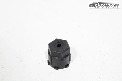 Chevrolet Camaro 2016-2024 aire acondicionado servicio válvula tapa OEM Foto 1 de 4