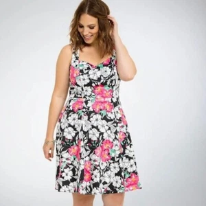 Torrid Hibiscus Floral Print Sweetheart Neckline Back Cutout Mini Dress Size 26 - Picture 1 of 10
