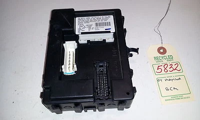 2004 Nissan Altima Body Control Module BCU BCM OEM 284B1 7Y000 #5832 - Image 1 of 4