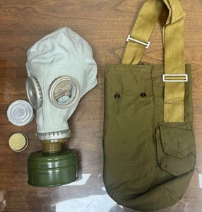 Cold War Russian GP5 Gas Mask, Includes Detachable Filter and Burlap Sack - Picture 1 of 7