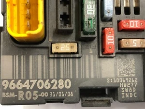 BSM caja reles fusibles Citroen Peugeot BSM-R05-00 9664706280 - Picture 1 of 4