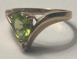 14k Yellow Gold Tear Drop Shape Green Peridot Ring Size 6.5 - Picture 1 of 23