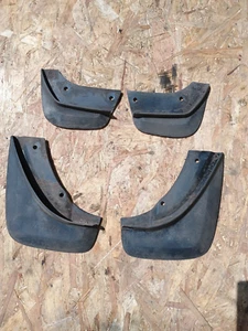 VOLVO V40 MUD FLAP GUARD SET 2012-ON 31316510 - Picture 1 of 6
