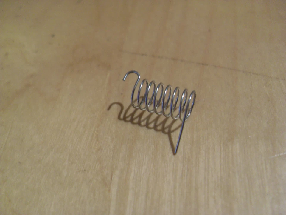 Torsion Spring Carburettor dolmar Ps 32 35 350 420 109 110 115 (001151310) - Image 1 of 1