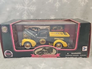Golden Wheel 1940’s Ford Pennzoil Pickup Truck 1:32 Scale - Picture 1 of 6