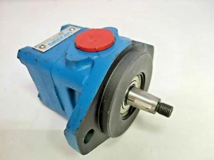 Vickers V110 3567B10 S203 IN148 Hydraulic vane pump - NEW - Picture 1 of 12