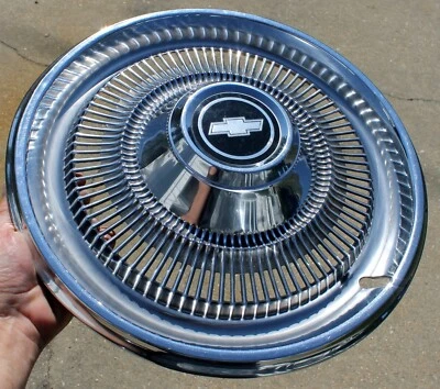 (UNO) CUBIERTA DE RUEDA TAPACUBOS 15" CHEVROLET Chevelle Impala Monte Carlo 1970-1975 OEM Foto 1 de 4