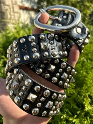 CINTURÓN DE CUERO VINTAGE STREETWEAR JAPONÉS PUNK SPIKES 90S Foto 1 de 4