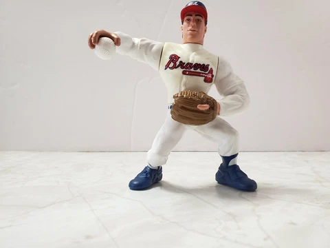 1999 Starting Lineup Pro Action Greg Maddux Atlanta Braves Figure MLB Cover
