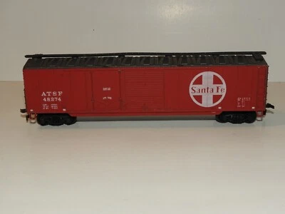 HO scale SANTA FE #48274 BOX CAR 50' - Image 1 of 4