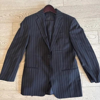 Traje de Hombre Colección Armani Rayas Blanco y Negro Talla M Foto 1 de 4
