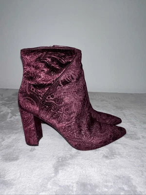 Botas Nine West 7.5 Púrpura Terciopelo Caprichosas Gruesas Punta Foto 1 de 4
