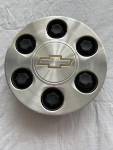 2004-2007 CHEVY SILVERADO TAHOE SUBURBAN OEM WHEEL CENTER CAP - Picture 1 of 2