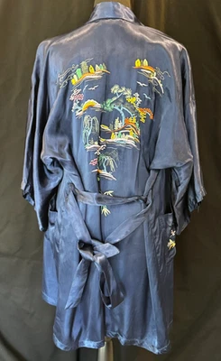 Bata para mujer talla mediana satinada seda azul real bordada kimono corto suave Foto 1 de 4