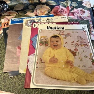 Vintage Bundle Baby Knitting Patterns X 5 Sirdar, Patons, Peter Pan 3ply 4ply DK - Picture 1 of 6