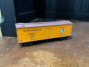 HO Scale Roundhouse Rath Packing Co. 36' reefer boxcar 604 - Picture 1 of 2