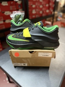 Nike KD 7 Oregon Ducks PE Sample 2014 Größe 12 Brandneu - Bild 1 von 7