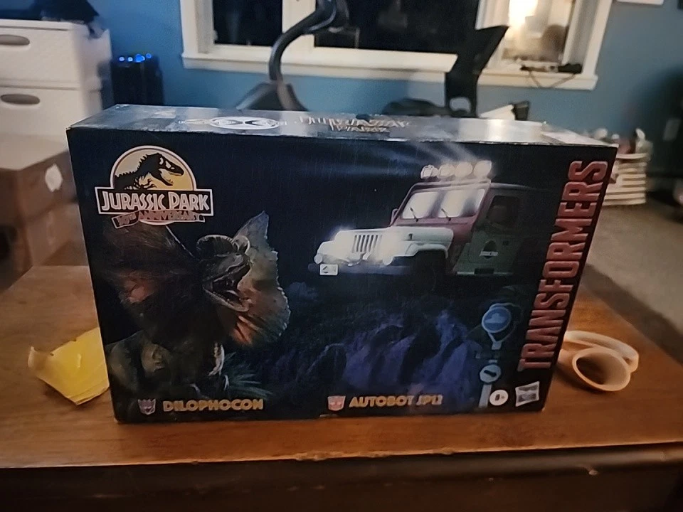 Transformers X Jurassic Park Dilophocon & Autobot JP-12 NEW Collaborative 2023 - Image 1 of 1