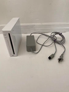 Nintendo Wii Console ( Console and Charger only ) No game, No remote control - Picture 1 of 17