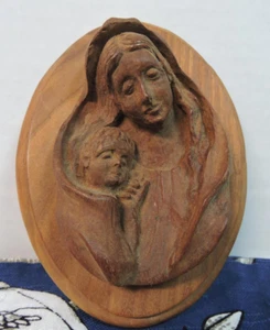 Hand Carved Mother (Madonna?) and Child Wall Hanging Signed by Artist 2009 - Picture 1 of 4