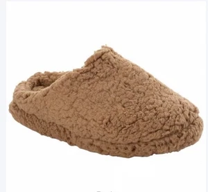 NWT Women's Medium 7-8 Cuddl Duds Tannin Slippers - Picture 1 of 1