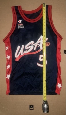 Camiseta Grant Hill 1996 Equipo EE. UU. NBA Campeón Juvenil Grande Foto 1 de 3