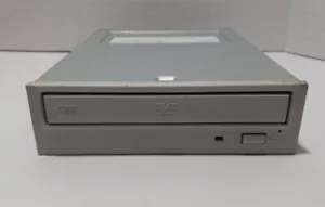 Toshiba SD-M1711 DVD-ROM Internal Desktop Drive Beige - UNTESTED *SB3* - Picture 1 of 9