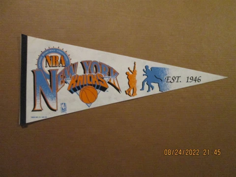 NBA New York Knicks Vintage Circa 1992 EST. 1946 Team Logo Basketball Pennant Cover