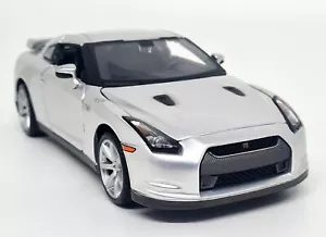 Maisto 1/24 - Nissan Skyline GT-R R35 silber Diecast Scale Modellauto - Bild 1 von 7