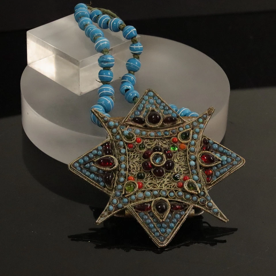 Antigua caja de oración tibetana Ghau Gau estrella colgante collar de cuentas de vidrio 16" Foto 1 de 4