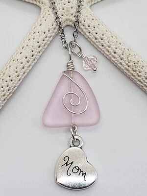 Collar de cristal de mar con colgante rosa rubor y dije de corazón de mamá plateado, día de la madre Foto 1 de 4
