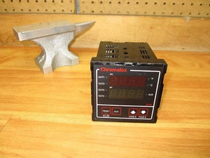 Chromalox  2104-RR100 *USED POWERS UP* Temperature Controller - Picture 1 of 10